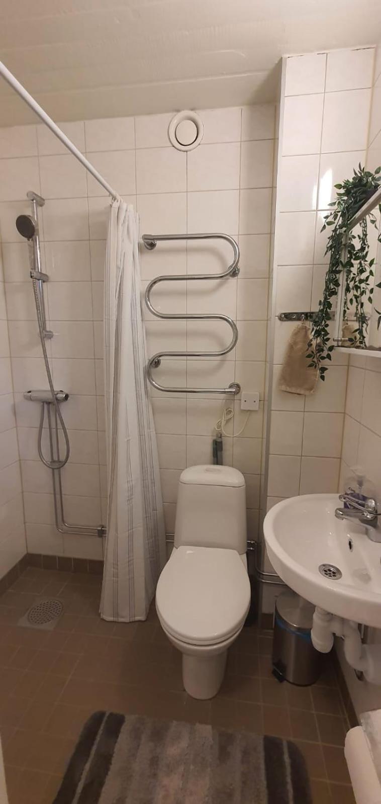 Beautiful Basement Apartment, Very Private And Close To The Metro Ville de Ville de Stockholm Extérieur photo